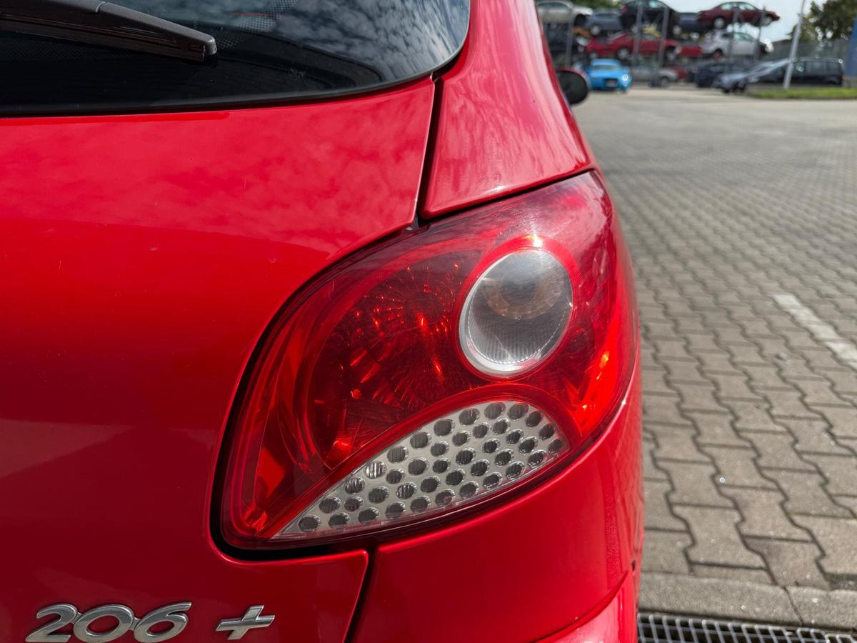 Peugeot 206+ original Rücklicht Rückleuchte rechts BJ11
